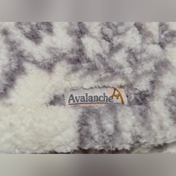 Avalanche Womens Fleece Jacket in Gray and Cream Floral - Picture 5 of 6